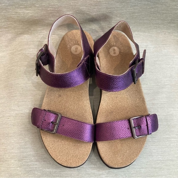 REVITALIGN Sz 8  Excursion Sugar Plum Metallic Velcro Closure Comfort Sandals - Picture 3 of 11